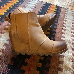 Sorel Lea Wedge Elk Bootie size 8.5